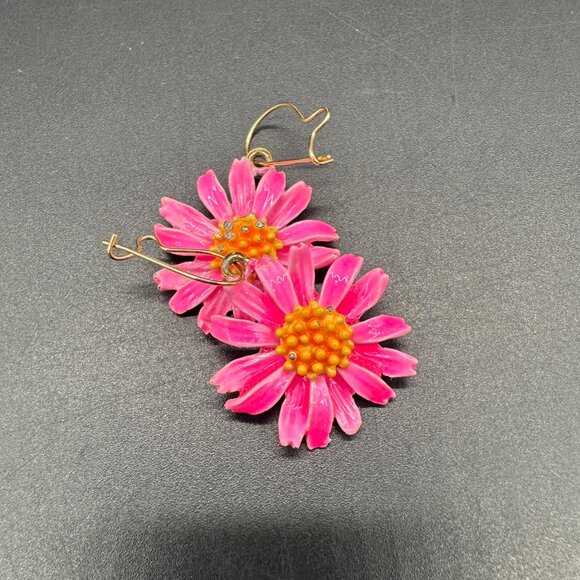 Vintage Pink Flower Power Earrings Enamel Metal 1960s Dangle Daisy Signed Art - Picture 1 of 8